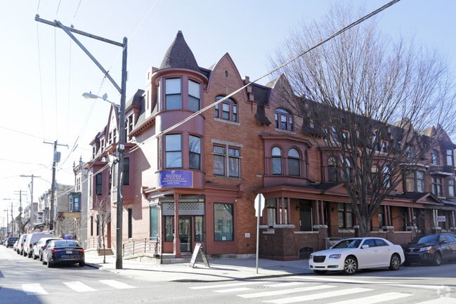 The Brownstones at Diamond Street