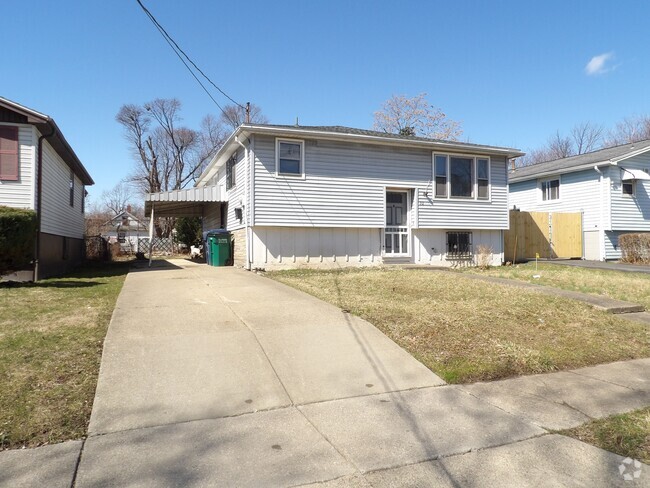 Building Photo - 92 Guilford St Rental