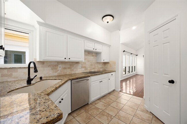 Photo - 14122 Langbourne Dr