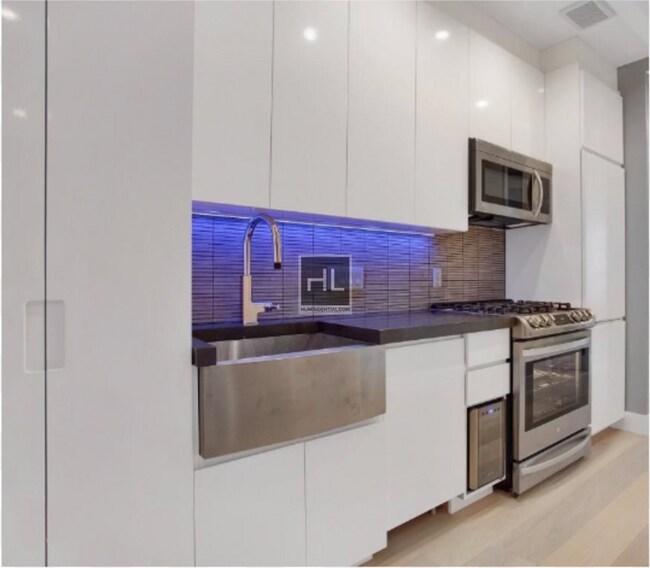 Building Photo - STANTON ST. Unit 2F