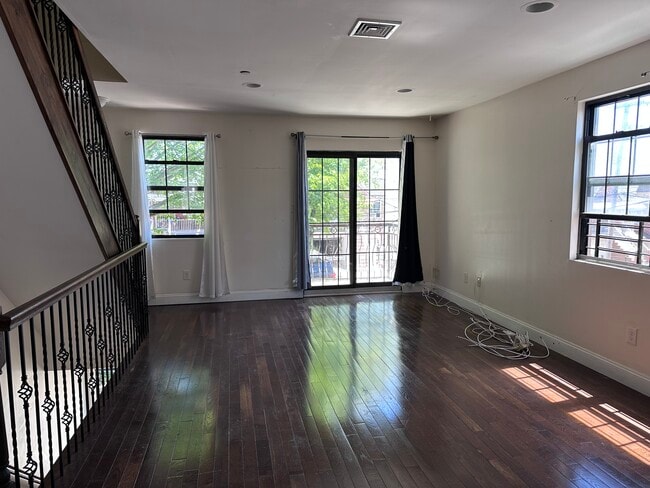 Photo - 3327 Corsa Ave Unit 2