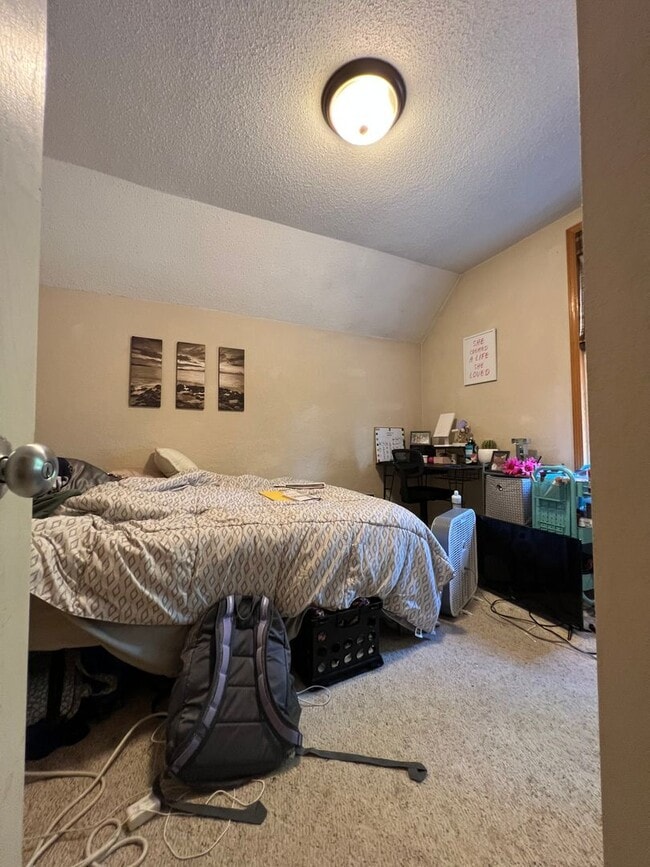 Spacious 5 Bedroom, 2 Bathroom Home for Re... - Spacious 5 Bedroom, 2 Bathroom Home for Re...