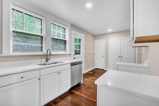 Photo - Gorgeous, renovated Midtown 3/1.