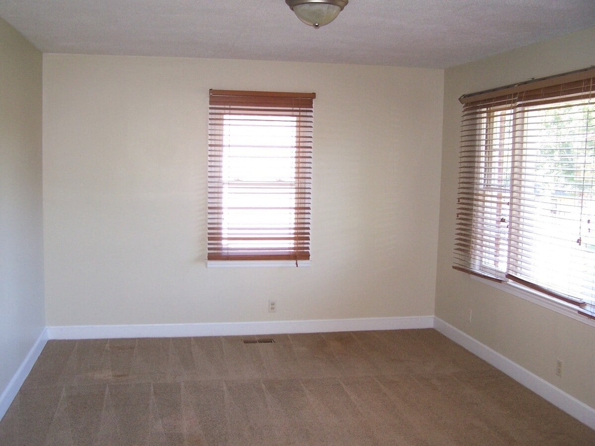 Photo - Coming Soon! Large 3BR/1BA Home