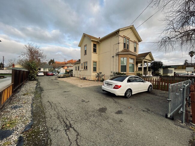 Photo - 42 N 10th St Unit 1