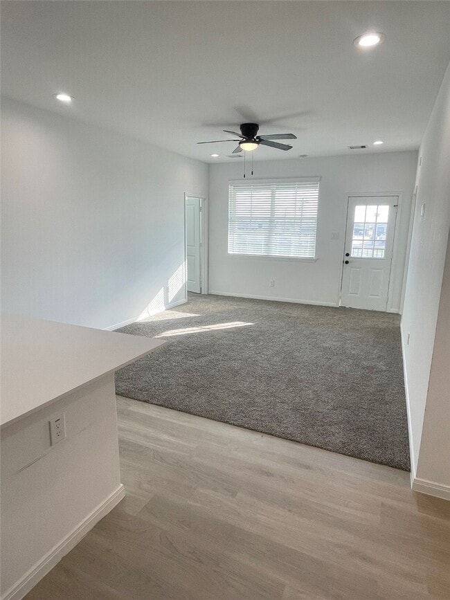 Photo - 802 West Loop