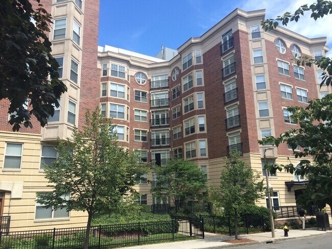 Building Photo - 75 Peterborough St Unit 103 Rental