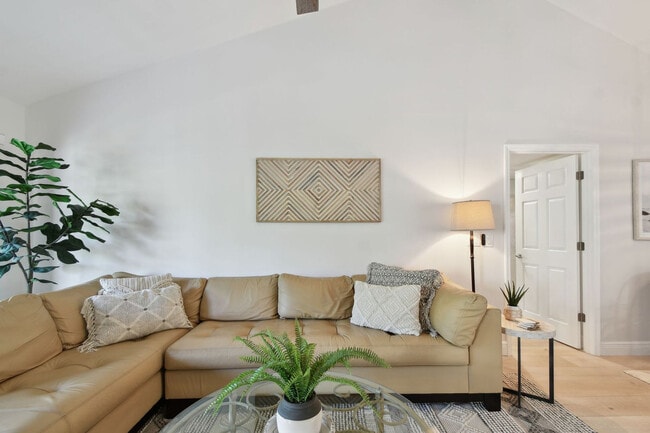 Photo - 1667 Brookhouse Cir Unit SI FL1-ID1590871P