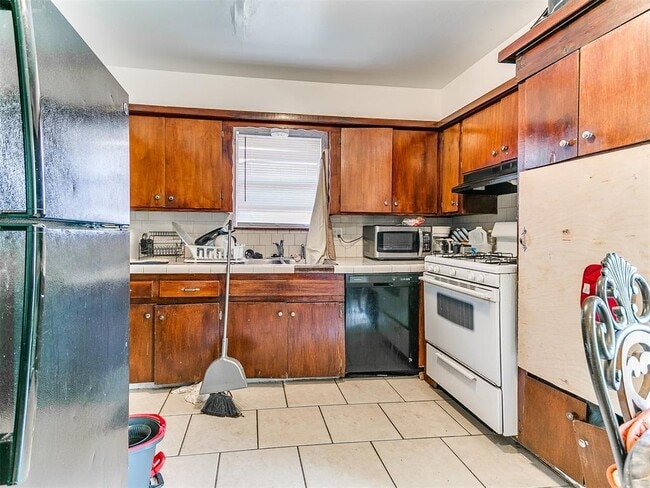 Photo - 213 NW 82nd St