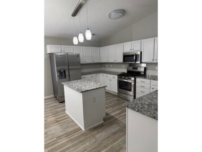 Photo - COUNTRYKNOLL