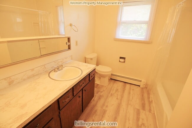 Building Photo - 2320 Alderson Ave Unit 2