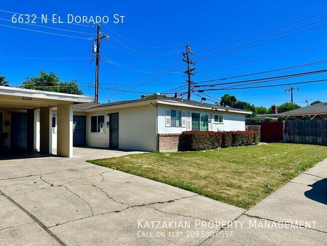 Updated Single-Story 2-Bedroom 1-Bath Triplex - Updated Single-Story 2-Bedroom 1-Bath Triplex Apartment