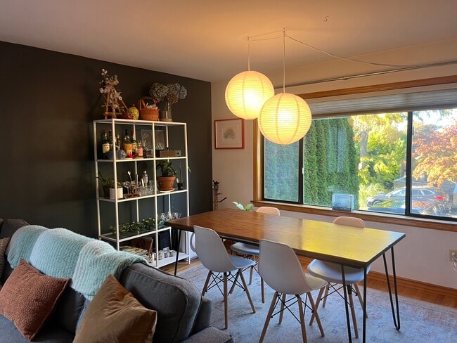 Photo - 545 NE 100th St