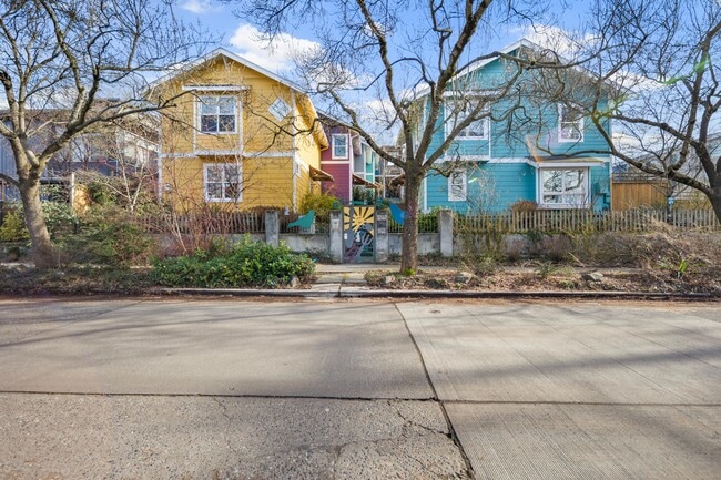 Photo - 112 22nd Ave