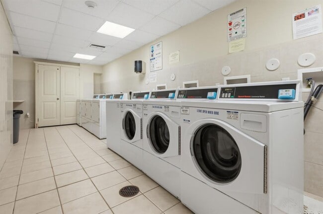 Photo - 1515 E Broward Blvd Unit 221