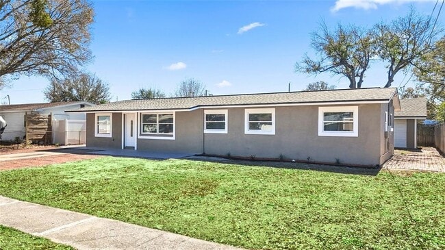 4418 W Fairview Heights