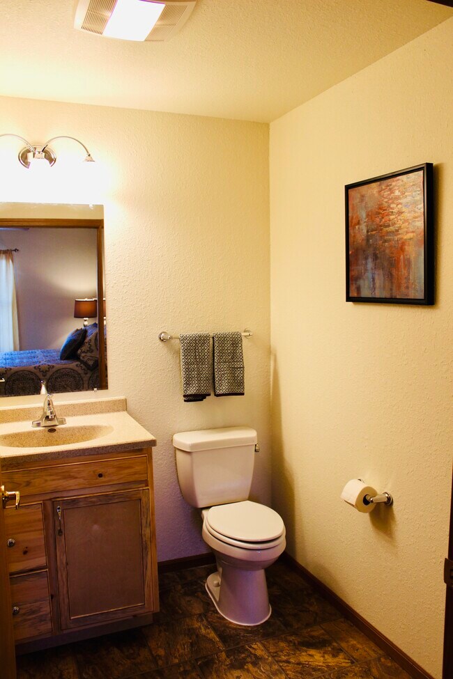Photo - 2440 Southwoods Dr Unit Middle