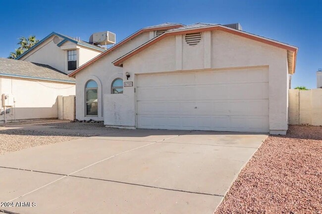 Photo - 8759 W Grovers Ave