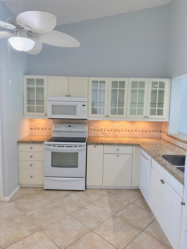 Building Photo - 2351 NE 14th Street Causeway Unit 537