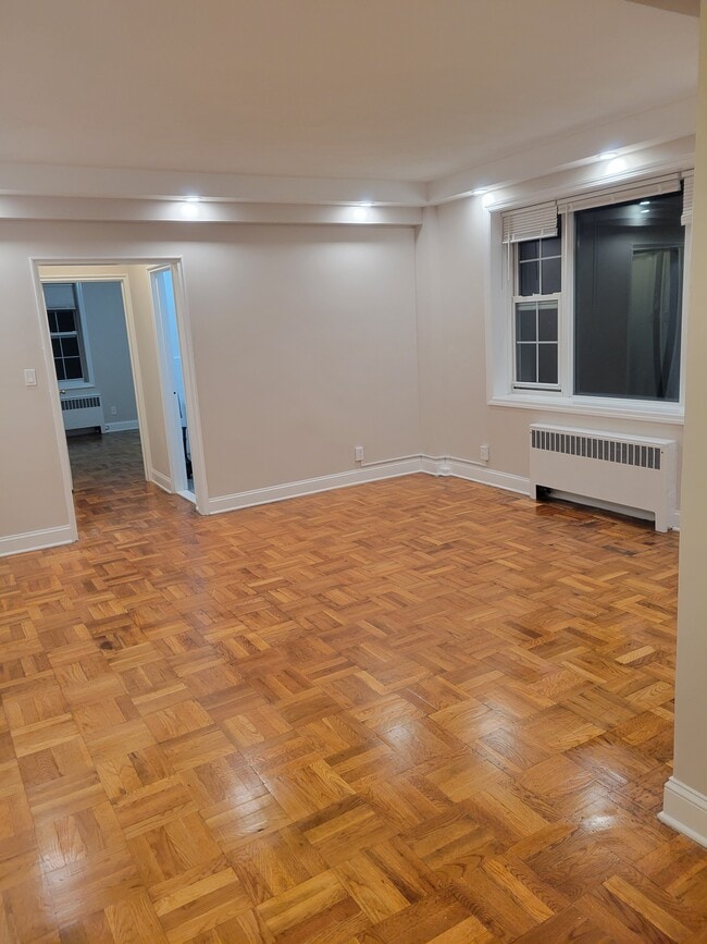 Living room light filled - 230 Pelham Rd Condo Unit 6H