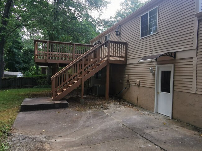 250 Sheringham Dr
