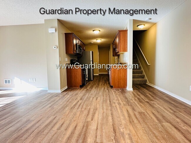 Photo - North Brooklyn Park Town Home, Dedicated Office, 2 Car Garage, Washer/Dryer, Front Patio