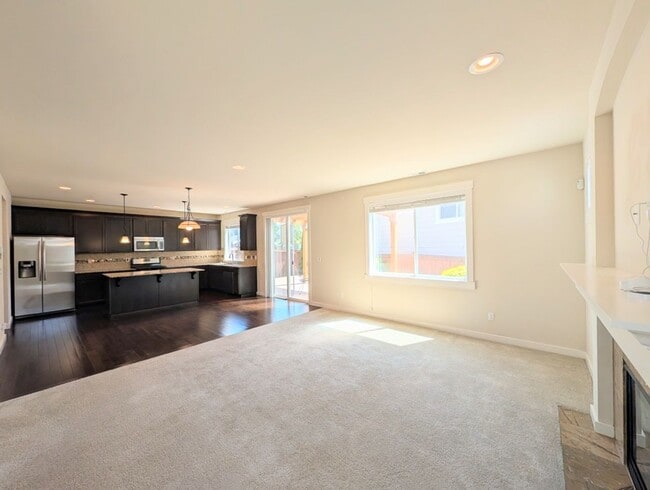 Photo - 3Bd/2.5Ba Lynnwood Home