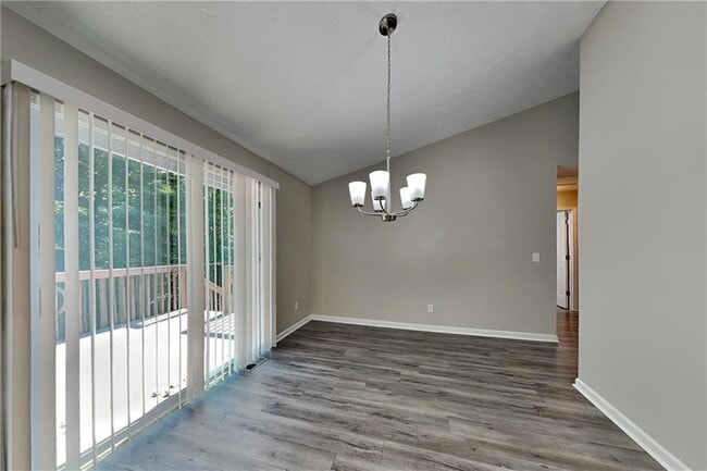 Photo - 4687 Eucalyptus Way