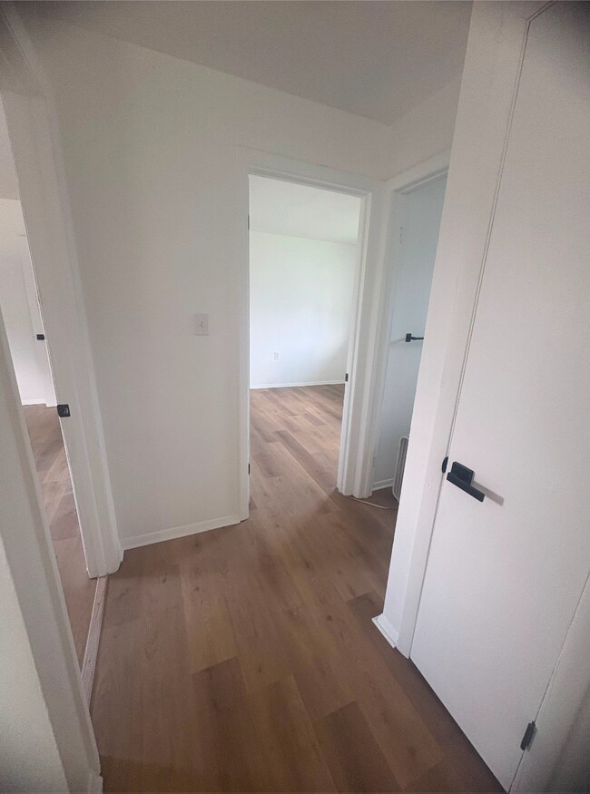 437-439-439 Forest St