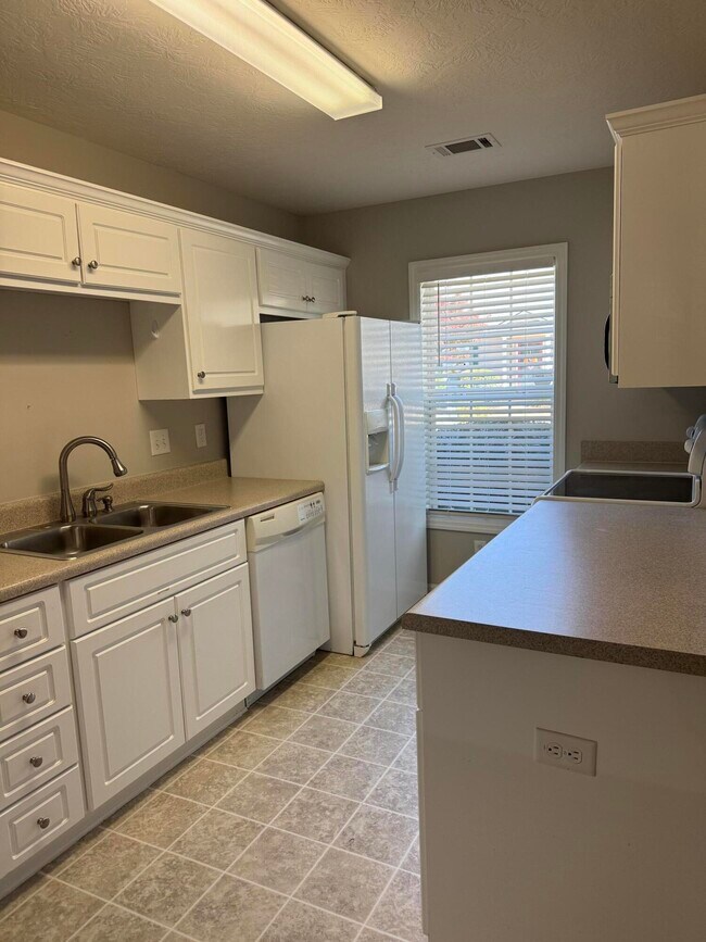 Photo - 6015 Sanibel Dr