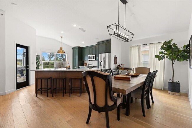 Photo - 870 Bayou View Dr