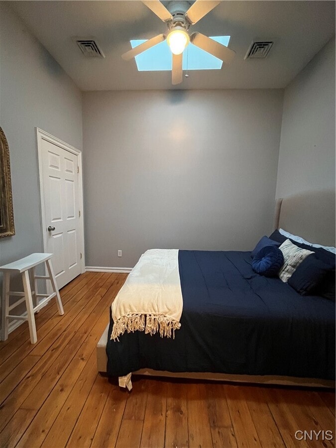 Photo - 2 W Park Row