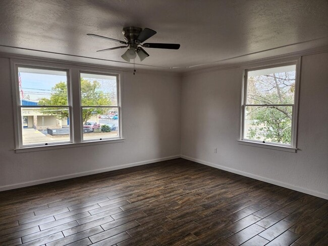Photo - Charming Remodeled 3 Bedroom Victorian In ...