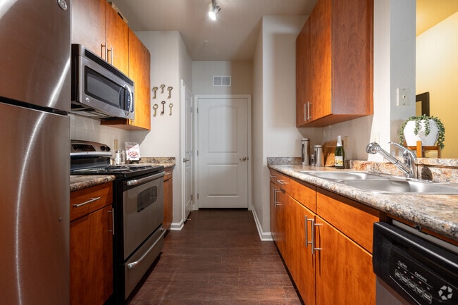 2BR, 2BA - 1,098SF