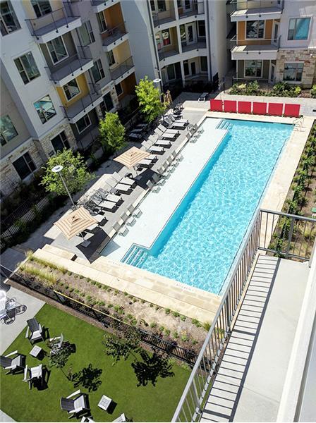 Building Photo - 1702 E 4th St Unit A3-71