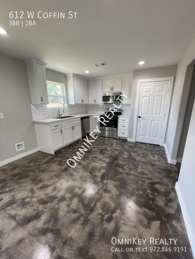 Photo - 612-622 W Coffin St