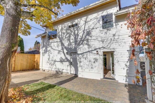 Photo - 3915 SE 68th Ave Unit 3915 SE 68th Avenue ADU