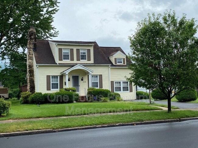Photo - 2216 Lincoln Dr House