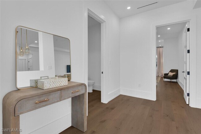 Photo - 201 8th St S Unit 208