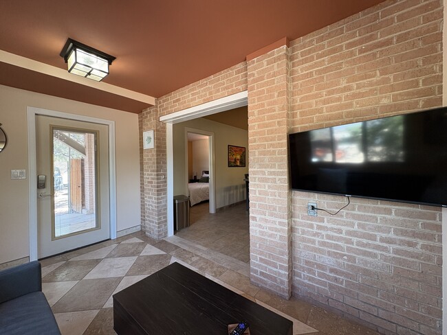 Photo - 2819 N Woodland Ave