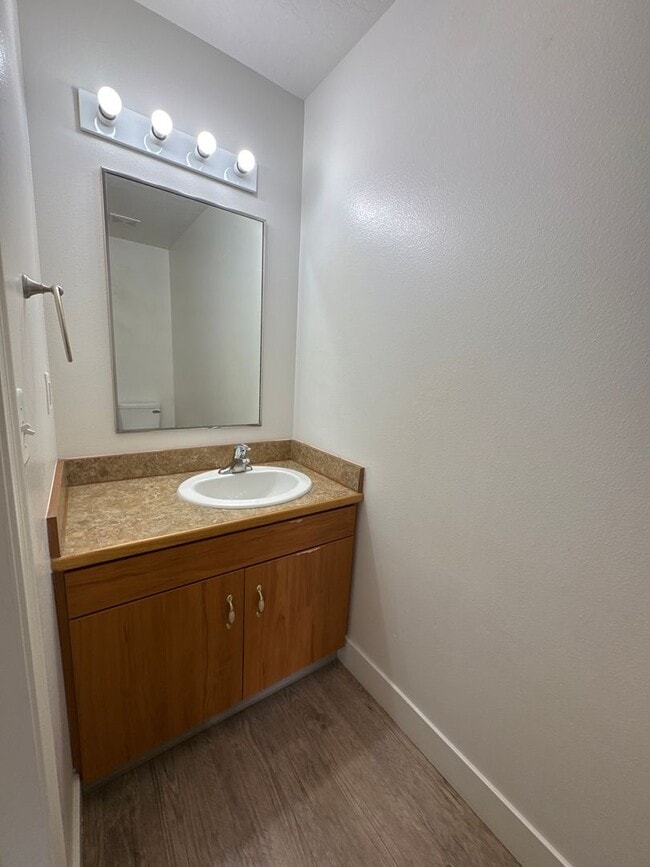 Shadow Rock Villas- J - Shadow Rock Villas- J Apartment Unit J