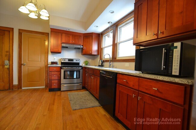 283 N Harvard St Unit 1