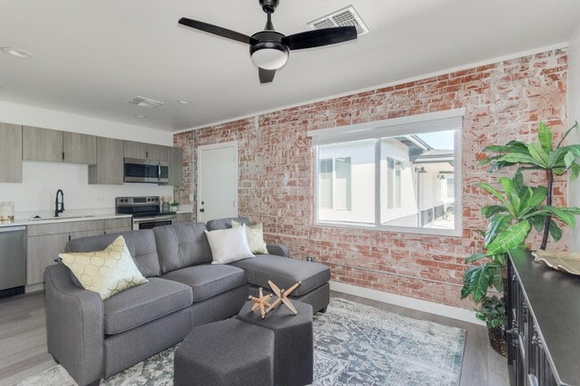 Photo - 2512 E Thomas Rd Unit 1