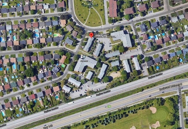 Building Photo - Place du Golf