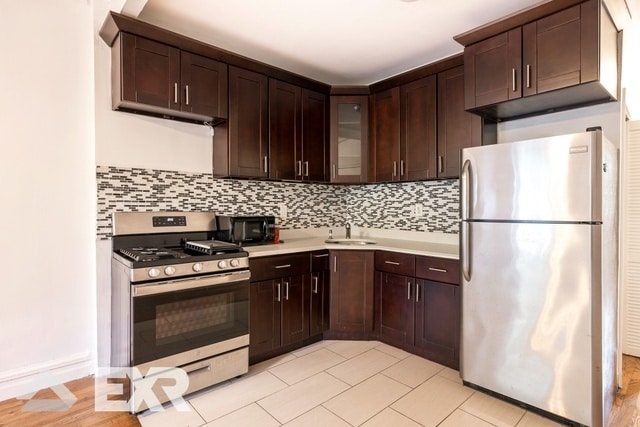 Photo - 401 Hancock St