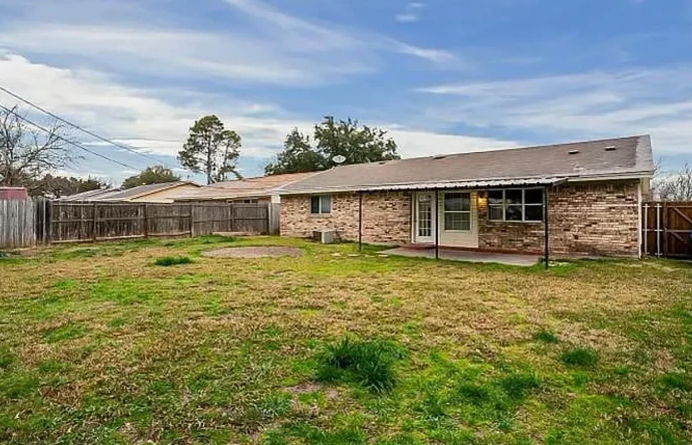 Photo - 423 Southlake Dr