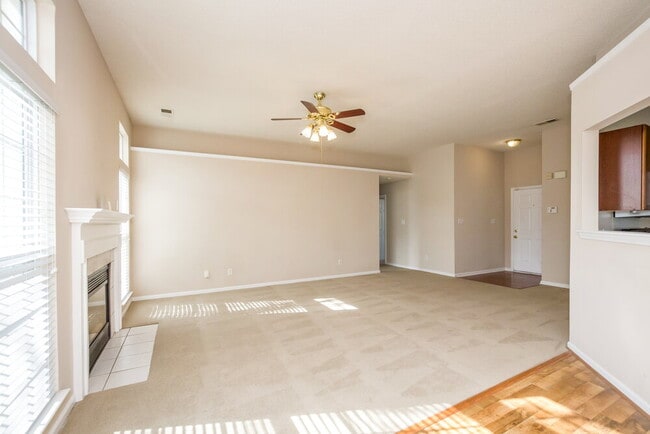 Photo - 3744 Sedgewick Dr SW