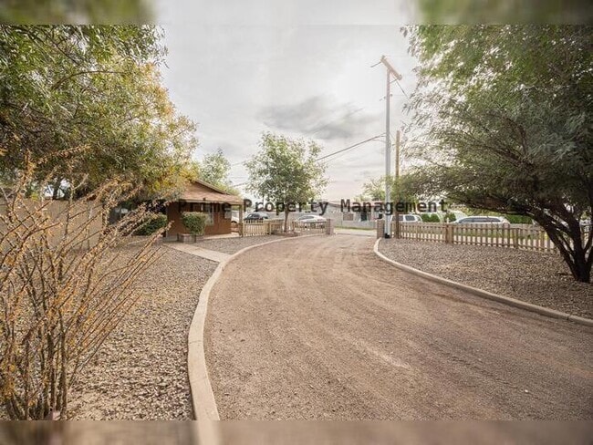 Photo - 7513 N 61st Ave