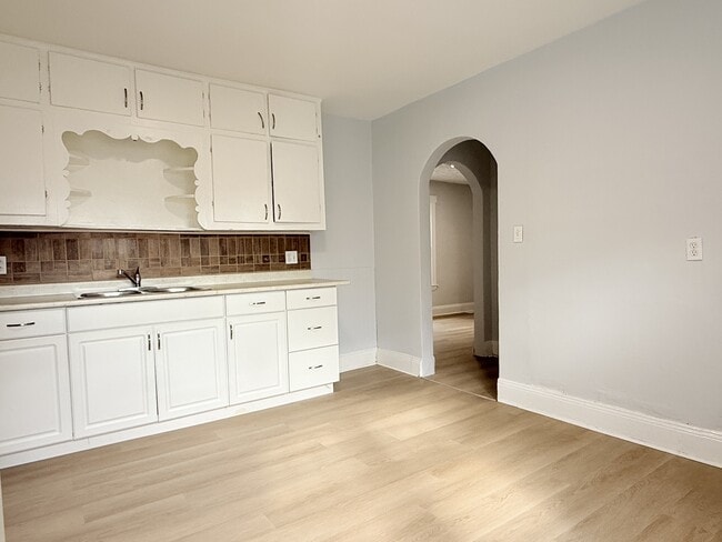 Building Photo - 491 Church St Unit 1