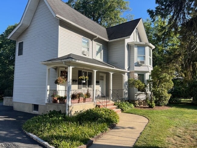 Photo - 307 Walnut Ave